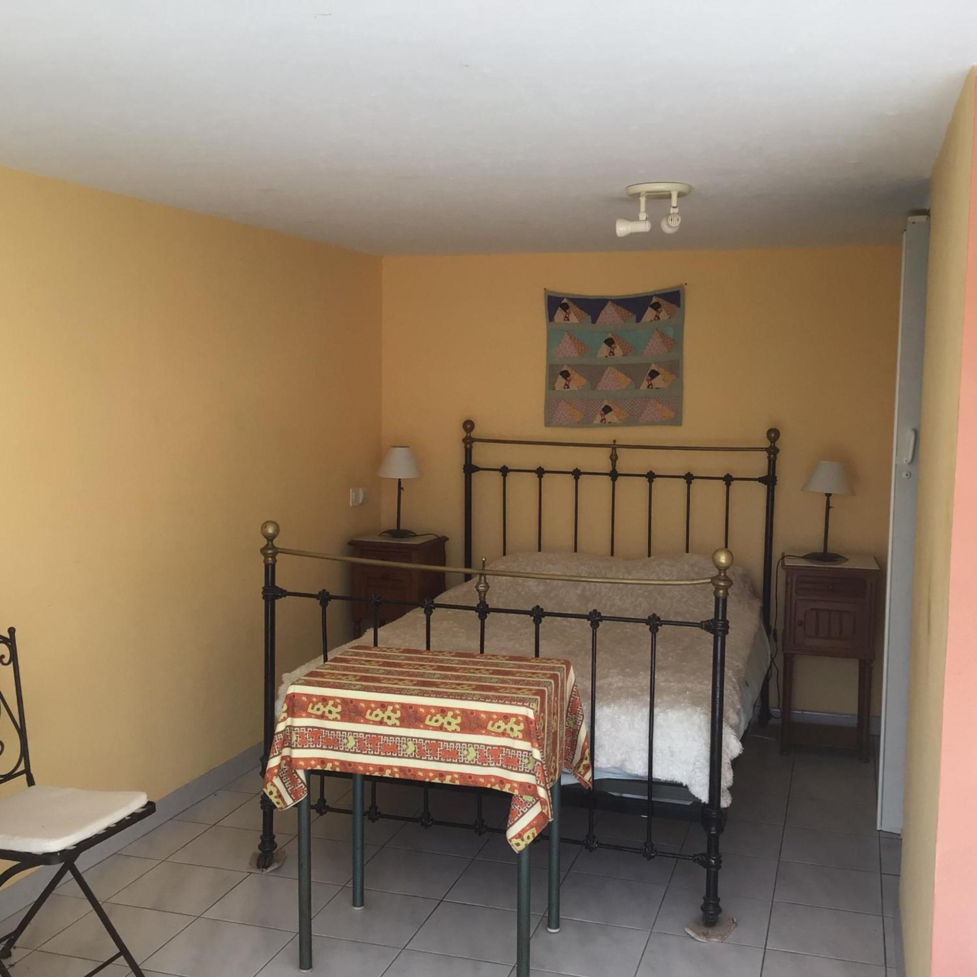 Les Conils - Gites Et Chambres D'Hotes Saint-Pierre-de-Vassols Номер фото